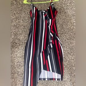 A black red white dresss